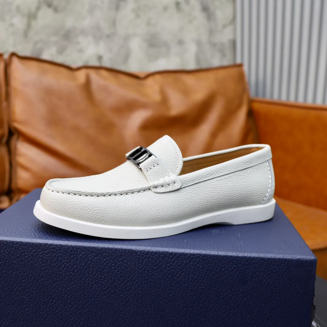 Ex-factory price: 540🙅‍♂️🙅‍♂️🙅‍♂️ Brand: Dior DIOR Standard code: Men's code 38/44 (45 can be customized) Grade: Same as the official website Material: Original cowhide stitching, cowhide lining, original TPU wear-resistant soft outsole Style categories: Leisure and sports version, footwear for driving, young fashion, European and American trends, British style Color: actual picture color